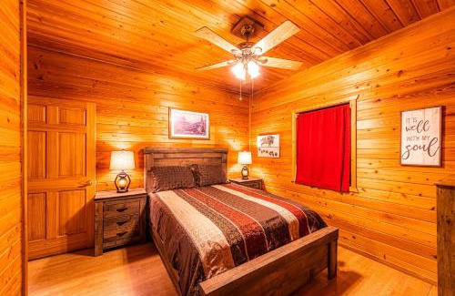 Christopher Creek Resort | Pet-Friendly Cabin #4: Game Room & Playground for Families