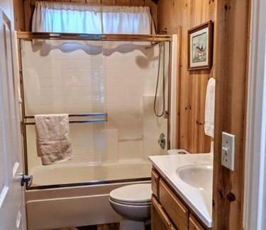 Strawberry House | Cozy Cabin #4: Pet-Friendly Retreat with Pool Access