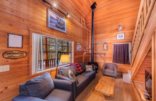 Christopher Creek Ski Chalet | Inviting Black Bear Cabin #5 - Pet Friendly with Game Room