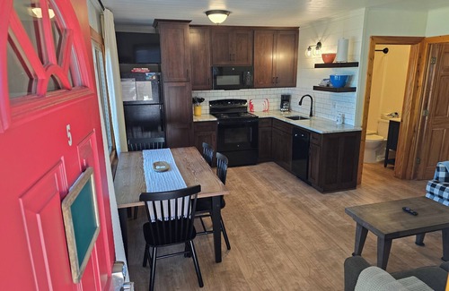 Lake Ann Cabin | Tranquil Cabin #5 at Sleeping Bear Resort with Ocean View