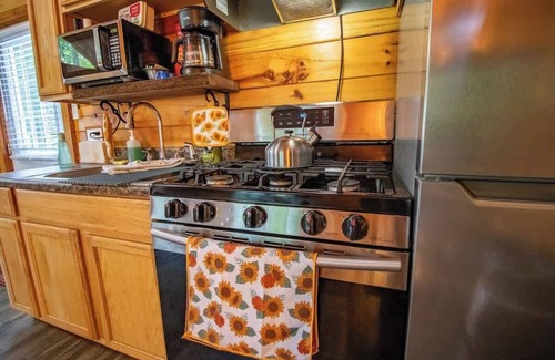 Columbia Cabin | Family-Friendly Log Cabin for Gatherings in Columbia, KY