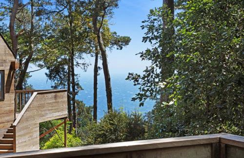 Sea Ranch Hotel | Cozy Cabin 55: Pet-Friendly Retreat with Pool & Hot Tub
