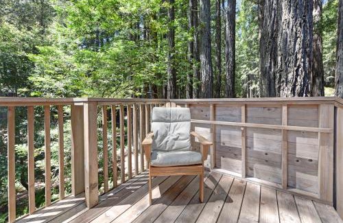 Sea Ranch Hotel | Cozy Cabin 55: Pet-Friendly Retreat with Pool & Hot Tub
