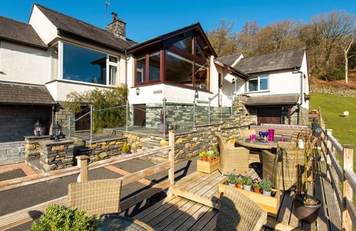 Coniston Cottage | Spacious 6-Bedroom Cottage for Families & Pet Lovers
