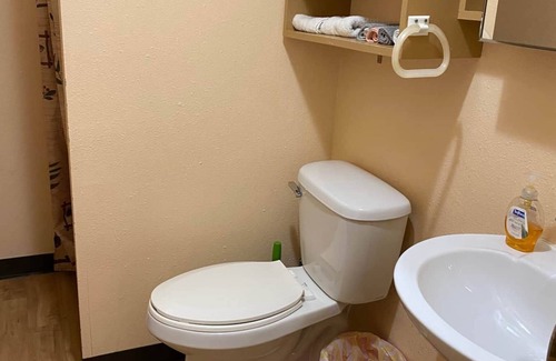 Warsaw Cabin | Pet-Friendly Cabin 6 - Reel and Trigger Awaits You