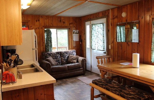 Deer River Cabin | Cabin 7 - Cozy classic cabin on the lake shore with private deck