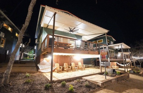 Bridgeport Cabin | Relaxing Retreat at CampQYB: Hot Tub, Sauna & Lake Views