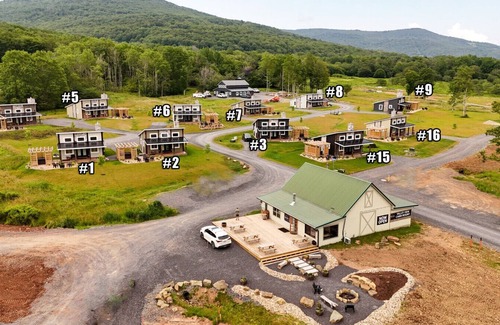 Timberline Cabin | Cabin 8 Two Bed Modern Luxury w Hot Tub