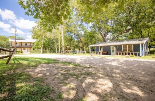 Burnet Cabin | Cozy Cabin 8: Two Bedrooms Next to RV Park & Lake View