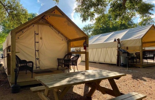 Prairie Lea Cabin | Relax at Son's Blue River Camp & Enjoy the San Marcos River