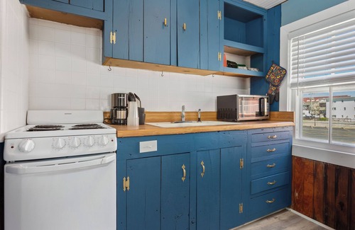 Ocean City Cabin | Beachside 2 Bedroom Cabin with Ocean Views and Pet-Friendly Amenities