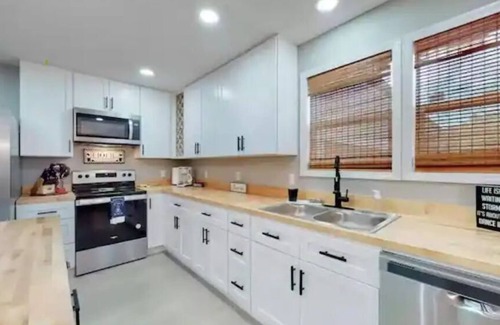 Hardin House | Lakefront Cabin Retreat with Pool and Family-Friendly Amenities