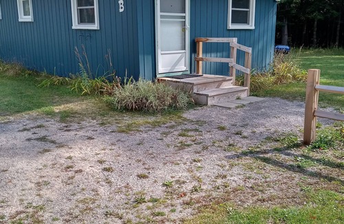 Grayling Cabin | Guest Rated: 9.8 at Cabin #B - Ideal for Families & Pets