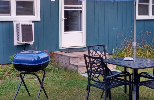 Grayling Cabin | Guest Rated: 9.8 at Cabin #B - Ideal for Families & Pets