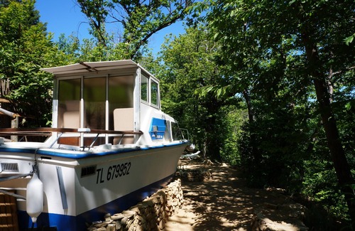 Saint-Julien-du-Gua Boat Rental | Premier Cabin Boat "QUEEN07" with Ocean View & Spa