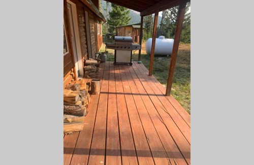 Powell County House | Cozy Cabin Nestled by National Forest with Family Amenities