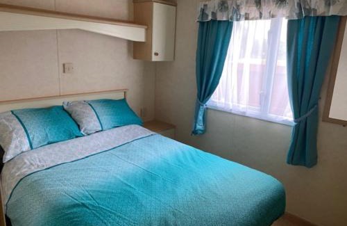 Maenporth Other | Cabin by Beach & Nature Reserve Mon & Fri Check in Days Swanpool Falmouth Cornwall