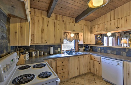 Ponderosa Pines Cabin | Cozy Cabin by Rio Grande - Perfect for Wolf Creek Getaway