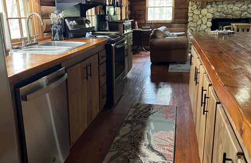 Panacea Cabin | Idyllic Log Cabin by the Bay with Oceanfront Views