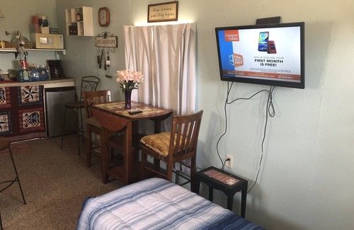 Sutherland Springs Cabin | Idyllic Cabin by the Lake with Family-Friendly Amenities