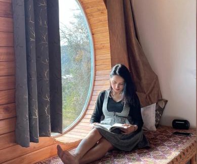 Kaul House | Cabin by The Woods - Mukteshwar - Nature - Romantic - Secluded