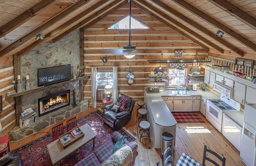 Dial Cabin | Cozy Cabin by Creek with Hot Tub and Pool Table