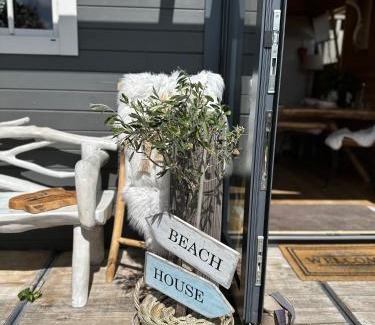 Noordwijk aan Zee Ski Chalet | Idyllic Cabin De Duinweg: Steps from Dunes and Forest