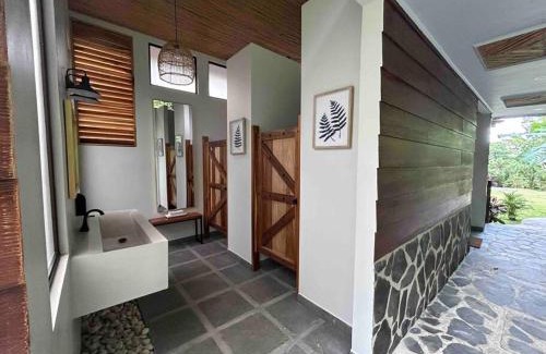 Palma Apartment | Relaxing Cabin with Jacuzzi and Pool in La Fortuna