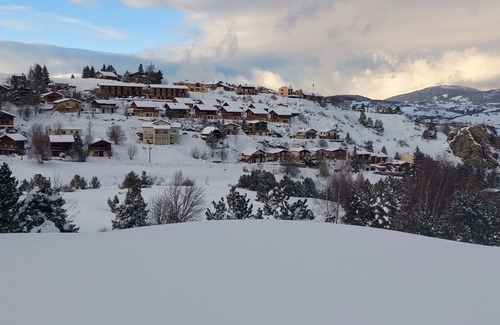 Saint-Pierre-dels-Forcats Apartment | Cozy Cabin Studio at Cambre d'Aze with Slope Views