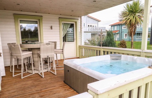 Hopton Cottage | Cabin ∙ 3 bedrooms ∙ 6 guests