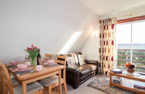 Heights of Achterneed Cottage | Spacious 105 m² Cottage with Kitchen & Pet-Friendly Stay