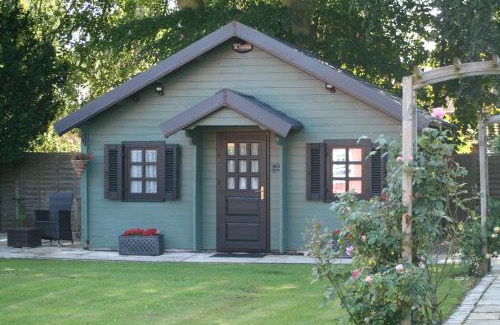 East Dereham Cabin | Idyllic Cabin Hideaways with Ocean Views and Pet-Friendly Stay
