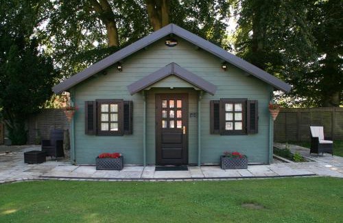 East Dereham Cabin | Idyllic Cabin Hideaways with Ocean Views and Pet-Friendly Stay