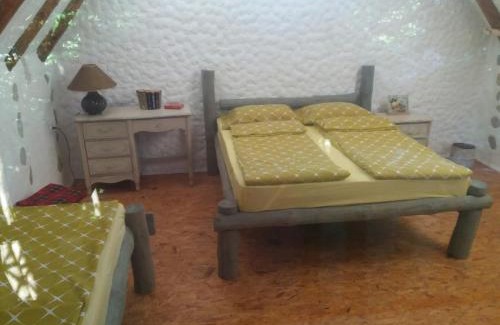 Novi Grad Sarajevo House | Pet-Friendly Cabin Hill Station Queen for Memorable Stays