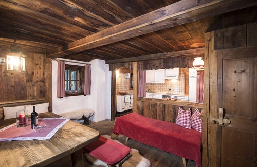 Alpbach Ski Chalet | Pet-Friendly Cuddle Cabin with Ocean View and Spa Access