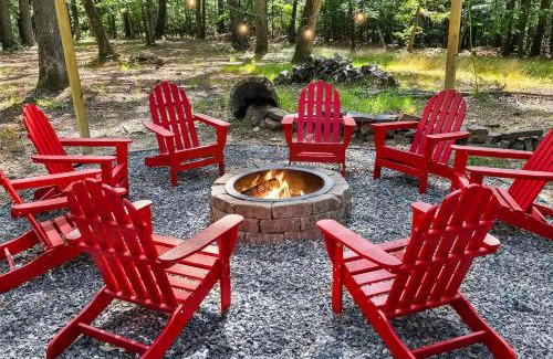 Bergton Ski Chalet | Cozy Cabin with Hot Tub, Firepit & Dog-Friendly Perks