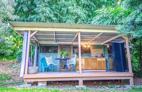 Kealakekua Cabin | Relaxing Hawaii Bamboo Grove Cabin with Spa and Restaurant