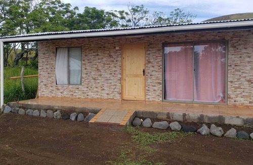 Hanga Roa Cabin | Idyllic Cabin Retreat in Nature with Kitchen Amenities