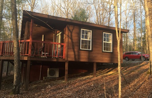 Jamestown Cabin | Explore the Cabin by Big South Fork - Family-Friendly Retreat