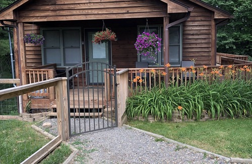 Burnsville House | Pet-Friendly Cabin in the City: Walk to Downtown Burnsville