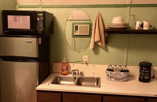 Glen Rose Cabin | Pet-Friendly Cabin in the Country with Ocean Views