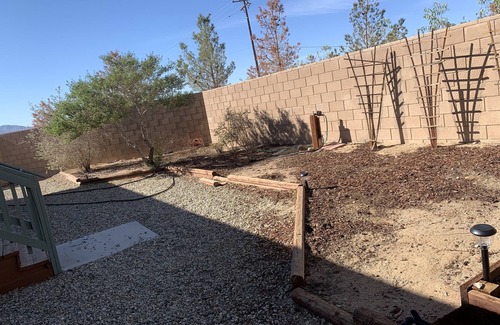 Ridgecrest Cabin | Desert Cabin: Child-Friendly Retreat with Perfect 10 Rating