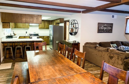 Shaver Lake House | Cozy Village Cabin with WiFi, Lake View & Family Loft