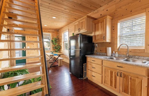 New Hope Cabin | Unforgettable Cabin in the Sky with Pool & Hot Tub