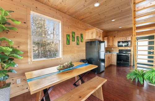 New Hope Cabin | Unforgettable Cabin in the Sky with Pool & Hot Tub