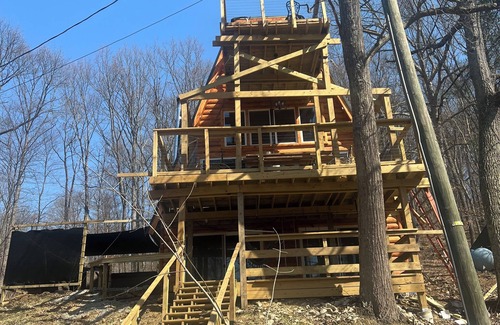 Lancaster Cabin | Cabin in the TreeTops! 4 Level a-frame cabin, with 5 levels of decks