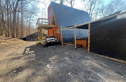 Lancaster Cabin | Cabin in the TreeTops! 4 Level a-frame cabin, with 5 levels of decks