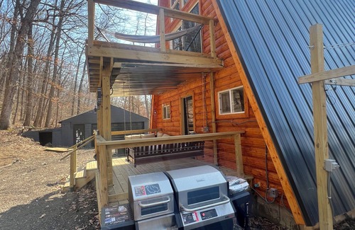 Lancaster Cabin | Cabin in the TreeTops! 4 Level a-frame cabin, with 5 levels of decks