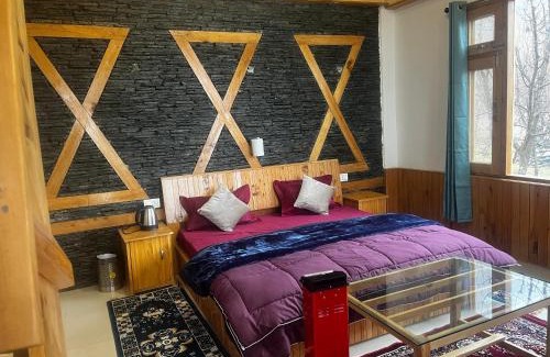 Banjar Apartment | Cabin in the woods