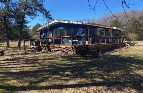 Denison Cabin | Cozy Cabin Retreat Near Lake Texoma and Choctaw Casino